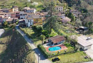 Bazén v ubytování B&B Romantico Palazzo dei Ulivi nebo v jeho okolí