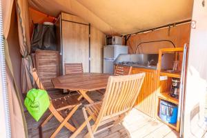 Posezení v ubytování Camping Nature L'Airial