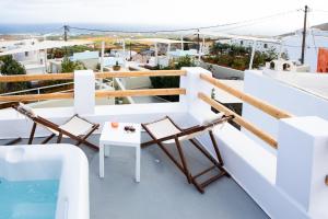 Balkón nebo terasa v ubytování Aetheria Villas
