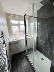 Foto de la galería de Bright and spacious 2-Bed Apartment in Sutton en Sutton