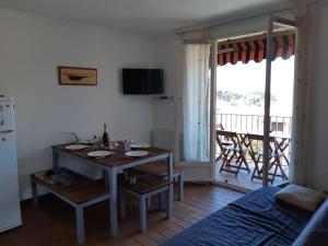 Zdjęcie z galerii obiektu T3 vue mer calme à la Madrague w mieście Saint-Cyr-sur-Mer