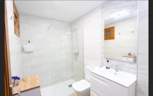 Koupelna v ubytování BONITO APARTAMENTO PARA 4 PERSONAS, CENTRO DE MORAIRA