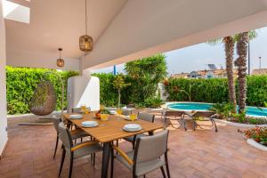 The swimming pool at or close to Villa Ibiza