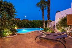 The swimming pool at or close to Villa Ibiza