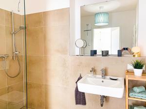 Ένα μπάνιο στο Home away from Home in a lovely vine region Bingen