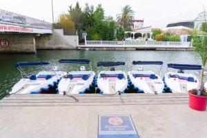 Fotografia z galérie ubytovania Charmante maison coeur de ville 650m plage v destinácii Empuriabrava