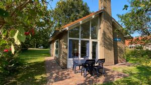 Afbeelding uit fotogalerij van Vakantiehuis De Branding, slechts 2 minuten van Strand en Zee! in Vrouwenpolder