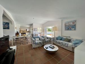 Χώρος καθιστικού στο Albufeira Balaia Villa With Private Pool by Homing