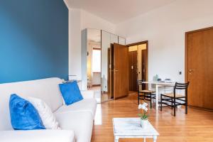 Posedenie v ubytovaní Casa Blu Flexyrent apartment WiFi - NO AC