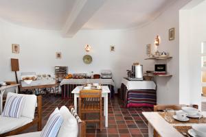 Кухня или мини-кухня в Quinta Do Moinho De Vento - Racket & Country Club - Duna Parque Group
