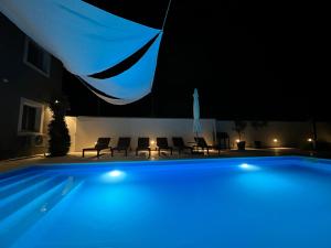 Bazén v ubytování Boutique House Ika with Private Swimming Pool nebo v jeho okolí
