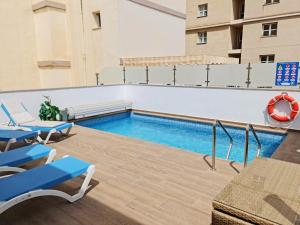 Bazén v ubytovaní Brand new Exclusive apartment, 100 meter from the Beach alebo v jeho blízkosti