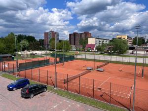 Tennis- og/eða veggtennisaðstaða á Hotell Tamula eða í nágrenninu