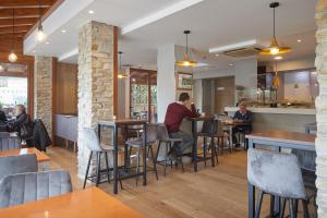 Restaurace v ubytování Hotel Iriguibel Huarte Pamplona