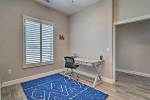 卡尔斯巴德Carlsbad Retreat with Fire Pit and Fenced Yard!的相册照片