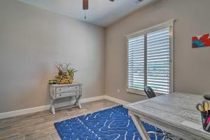 卡尔斯巴德Carlsbad Retreat with Fire Pit and Fenced Yard!的相册照片