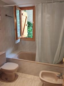 Koupelna v ubytování Edelweiss Jaca