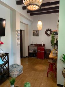 The Suites & Vintage Apartment at Casa Of Essence in heart of Old San Juan的厨房或小厨房
