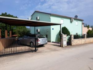 Fotografie z fotogalerie ubytování Apartments Villa Elda v destinaci Peroj