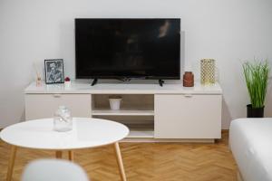 TV a/nebo společenská místnost v ubytování Apartman Rusula Vodice