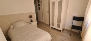 Łóżko lub łóżka w pokoju w obiekcie calle toro