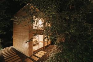 Vonkajšia záhrada v ubytovaní Treebox Noszvaj