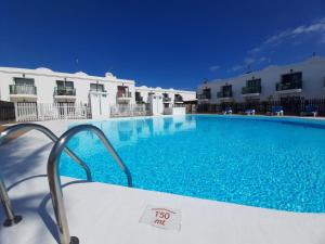 Basen w obiekcie Casa Gil Corralejo San Valentin by AHF lub w pobliżu