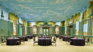 Un restaurante u otro lugar para comer en Fiesta Americana Hacienda Galindo Resort & Spa