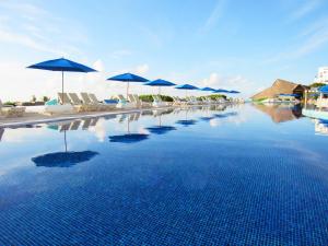 Bazén v ubytování Live Aqua Cancun - Adults Only - All-Inclusive nebo v jeho okolí