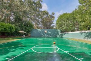 Instalaciones para jugar a tenis o squash en Fiesta Americana Hacienda Galindo Resort & Spa o alrededores