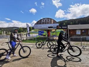 Cykling ved Apartament Czarna Góra Sölden 28 eller i nærheden + 5 billeder