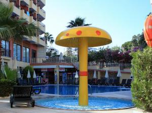 Bazén v ubytování Palmea Hotel nebo v jeho okolí