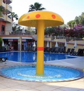 Bazén v ubytování Palmea Hotel nebo v jeho okolí