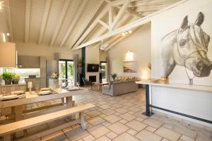 Posedenie v ubytovaní Casa Serenity