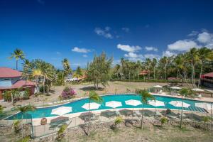 Piscina a Les Villas du Lagon o a prop
