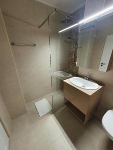 Et badeværelse på Apartament ultracentral Gabriel