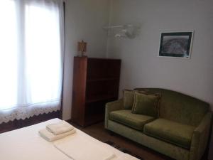 Posteľ alebo postele v izbe v ubytovaní Petrino1880 sea-vacation apartment in Chalkidiki