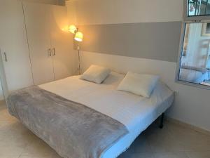 Kép NEW Tranquilo apartamento a un paso de la playa y del centro szállásáról Torremolinosban a galériában Még 16 kép