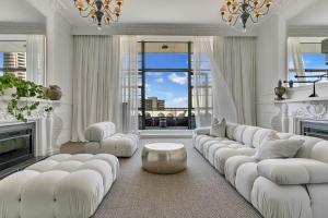Afbeelding uit fotogalerij van QV Luxury Elegant 2 Bedroom with Wifi & Parking -1035 in Auckland