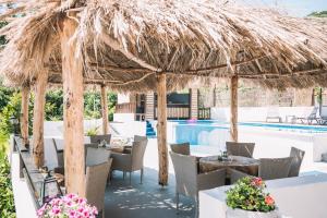The swimming pool at or close to Bivalvia Apartments