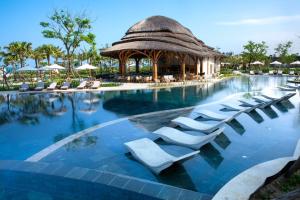 Bazén v ubytování Hoiana Hotel & Suites nebo v jeho okolí