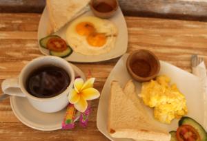 Opsi sarapan yang tersedia untuk tamu di The Pancor Jungle Resort