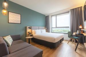 Posteľ alebo postele v izbe v ubytovaní Holiday Inn Barcelona - Sant Cugat by IHG
