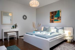 Ένα ή περισσότερα κρεβάτια σε δωμάτιο στο Holiday house with pool near Rovinj +38 φωτογραφίες