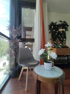 Część wypoczynkowa w obiekcie Madrid AlcoTour Apto trabajo y relax