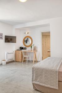 Uma TV ou centro de entretenimento em Lumiére spetses