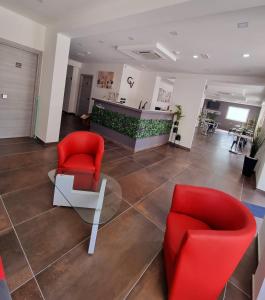 Kuchyň nebo kuchyňský kout v ubytování Hotel Crisvan