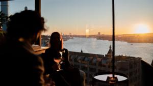 Majutusasutuse Hotel Riverton külastajad