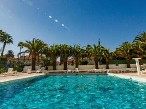 The swimming pool at or close to Lorentz Holiday Home