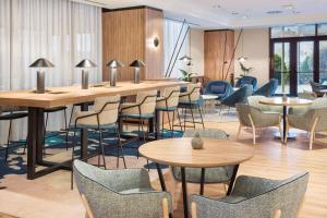 A seating area at Melia Avenida de America